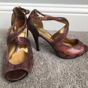 Carlos Santana 4 inch stilettos Size 5 1/2